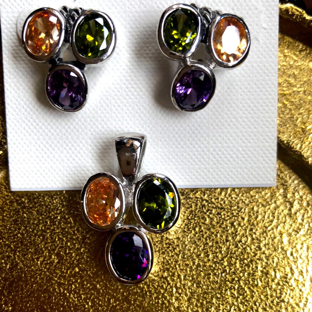 pierced earrings and pennant set